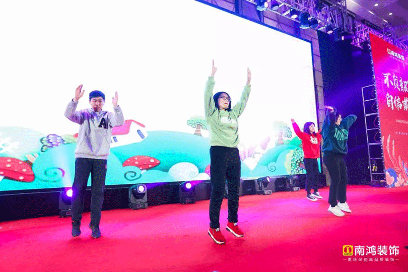 1581080338226777.gif 44.gif